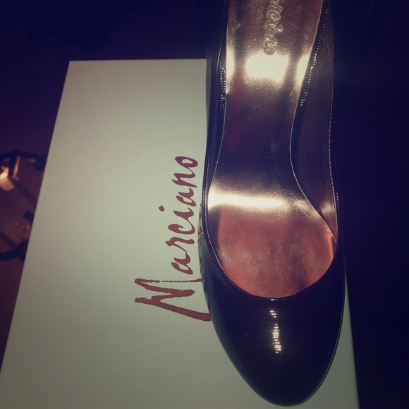 Black Marciano pumps, silver heel and inside sole - Picture 3 of 4